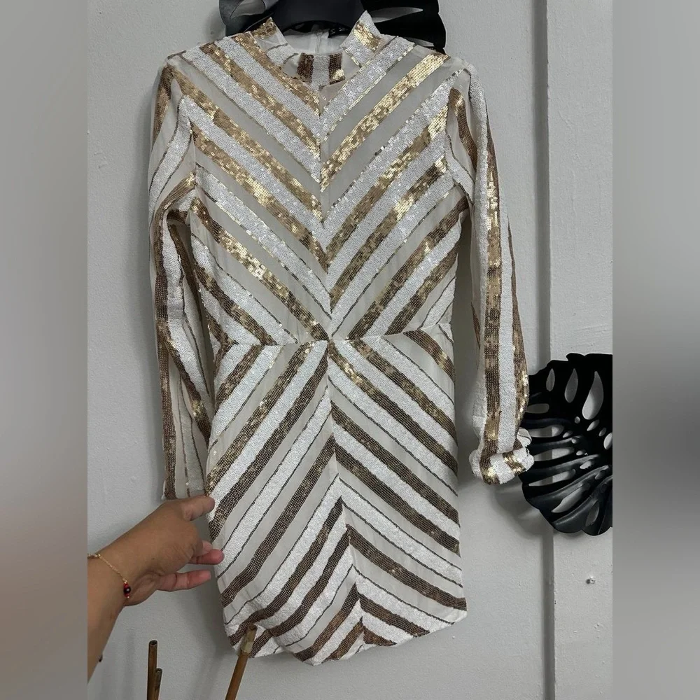 Dress - Picture 3 of 3